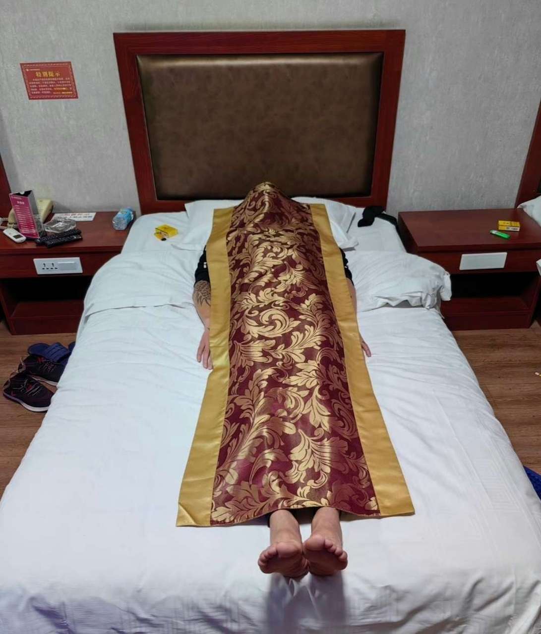 住了那么多次酒店,终于知道床尾巾的正确使用方法,你学会了吗?