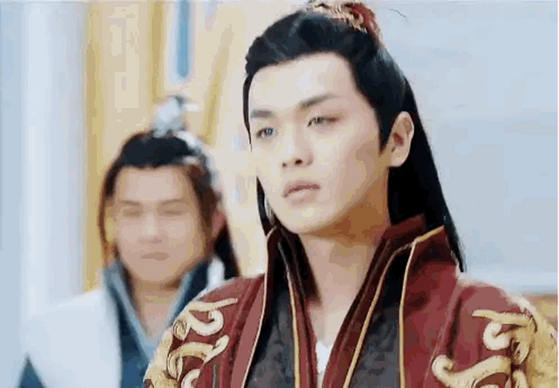 当年张若昀的羽皇扶额礼,除了张若昀,没人能达到这种妖而不艳的效果.