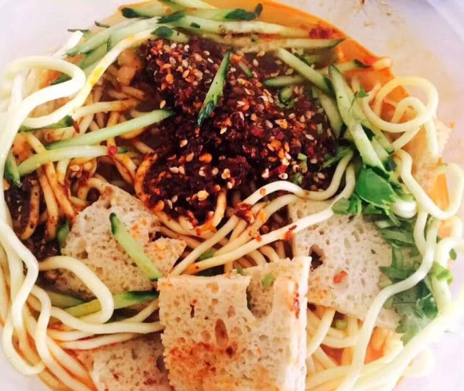 新疆的黄面凉皮