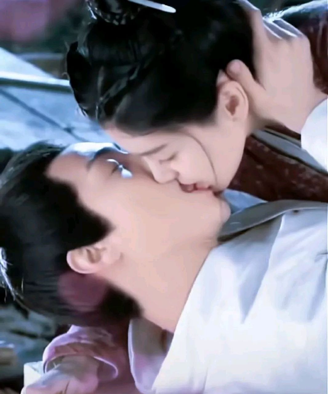 甜瓜,马天宇杨颖拍吻戏伸舌头  马天宇与杨颖的新剧中,出现了这样的一