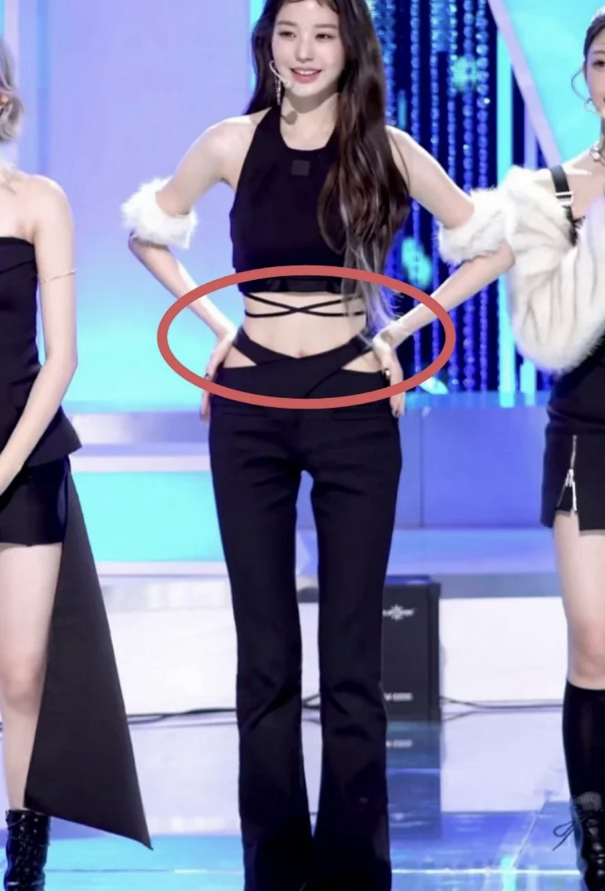 虽然有一些黑粉吐槽她因为太瘦像白骨精,但张元英瘦却有肌肉