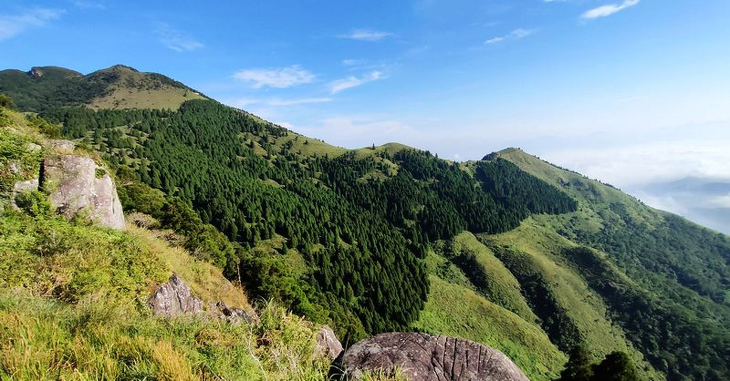 国庆假期,一场难忘的邂逅在南方等着你——喀拉峻草原,广西容县六五顶