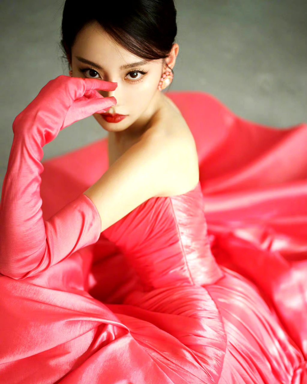 张嘉倪好适合粉色啊