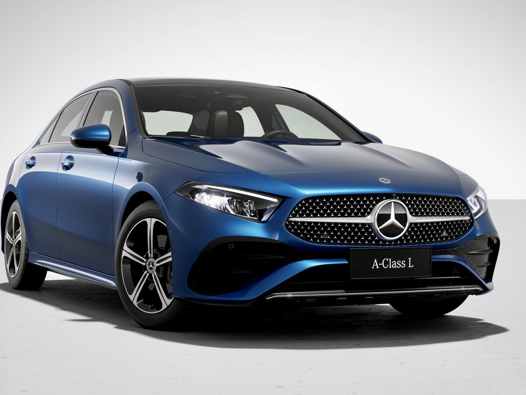 宁为鸡头,不为凤尾?为了面子,大多数人还是喜欢奔驰a级的[色]