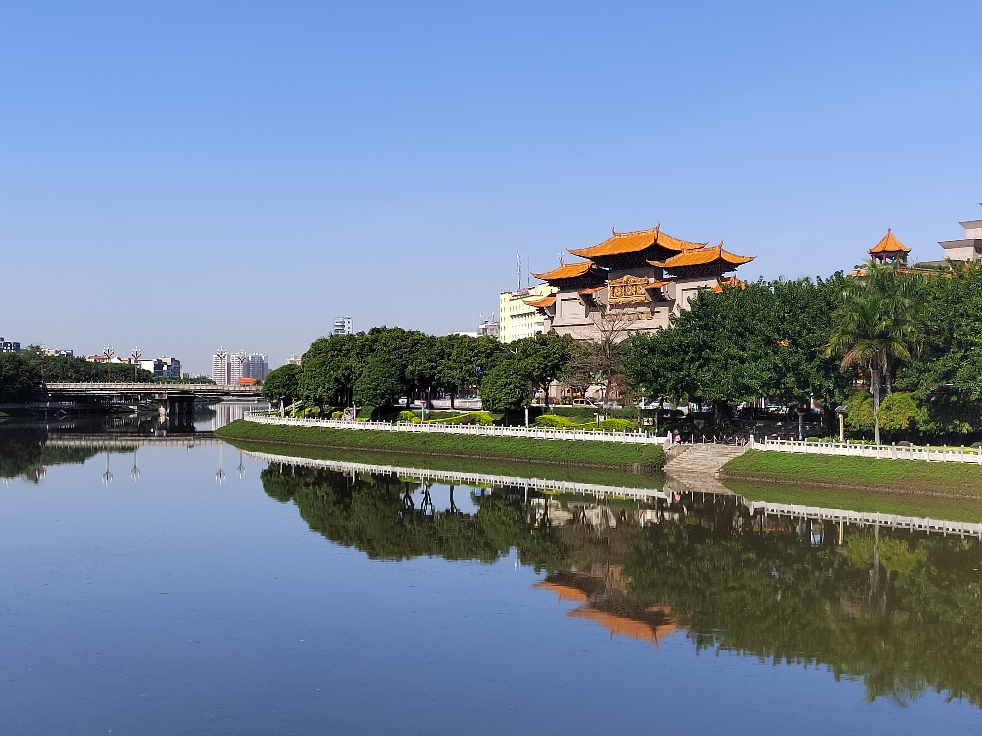 今日打卡:鸟瞰玉林南流江