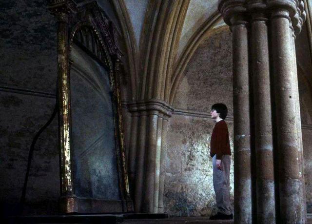 如果我们对称着看哈利波特系列,会发现什么样的规律?