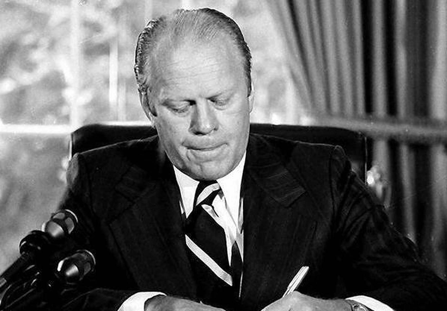 很多人不知道的是1975年,美国总统福特也曾访华,但是和上次不一样的是