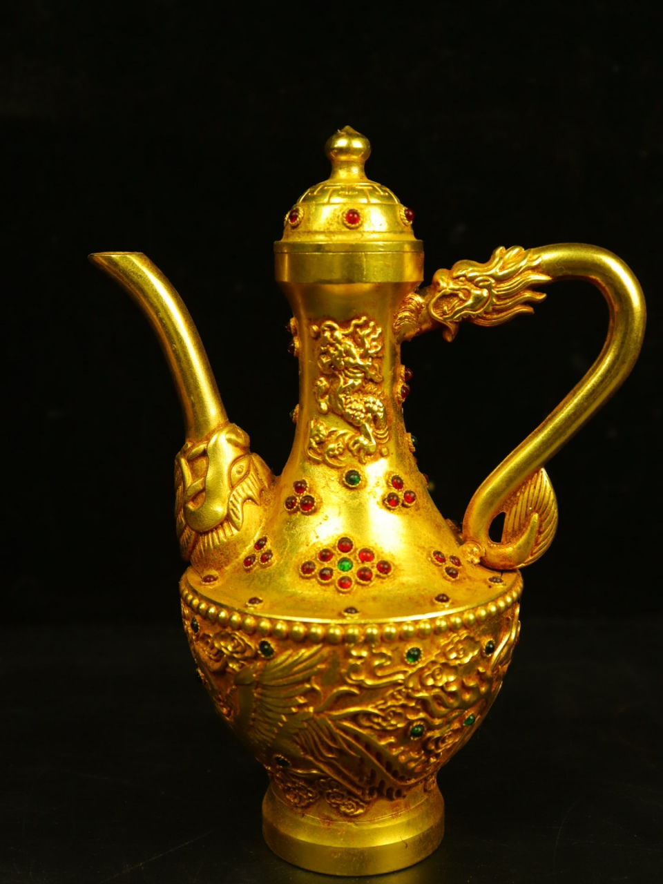 珍藏清代铜鎏金镶嵌红宝石酒具一套,盘子尺寸直径23厘米,高3厘米,酒壶