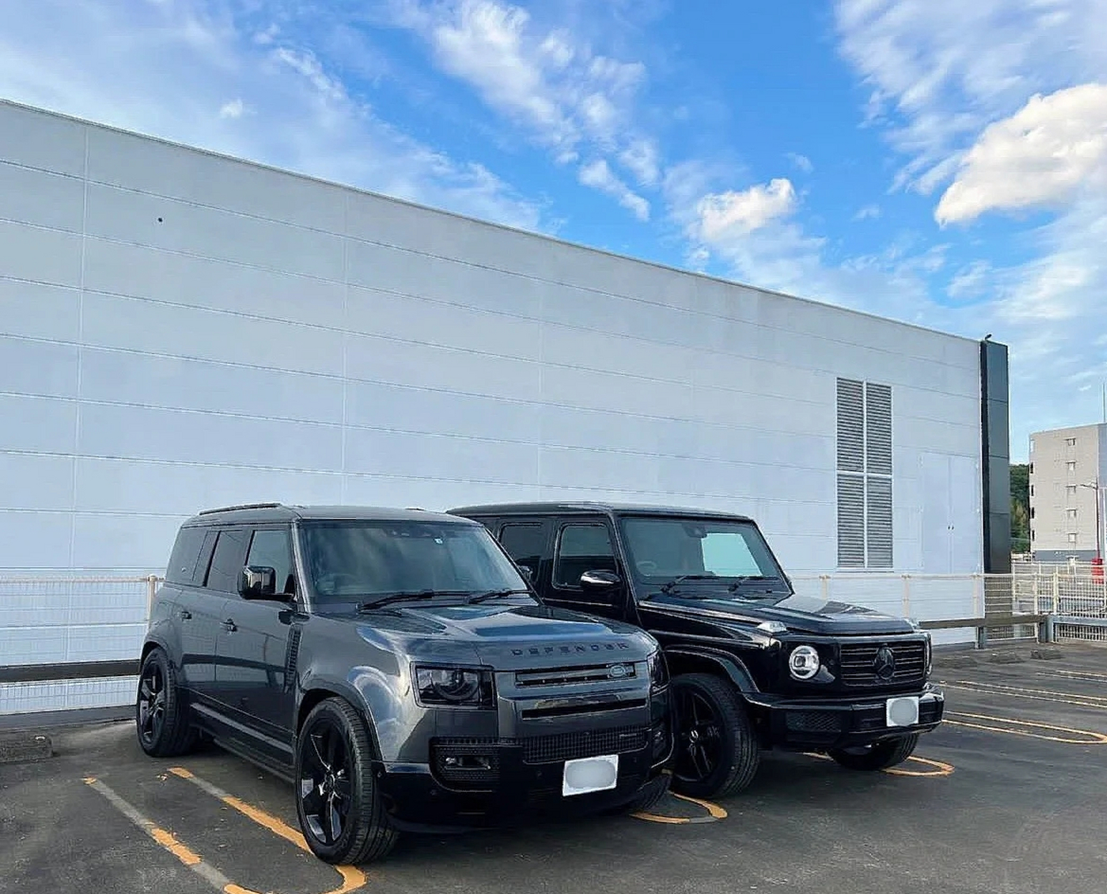 路虎卫士的外观,内饰可能没有大g硬朗,豪华,但是内外风格匹配度倒非常