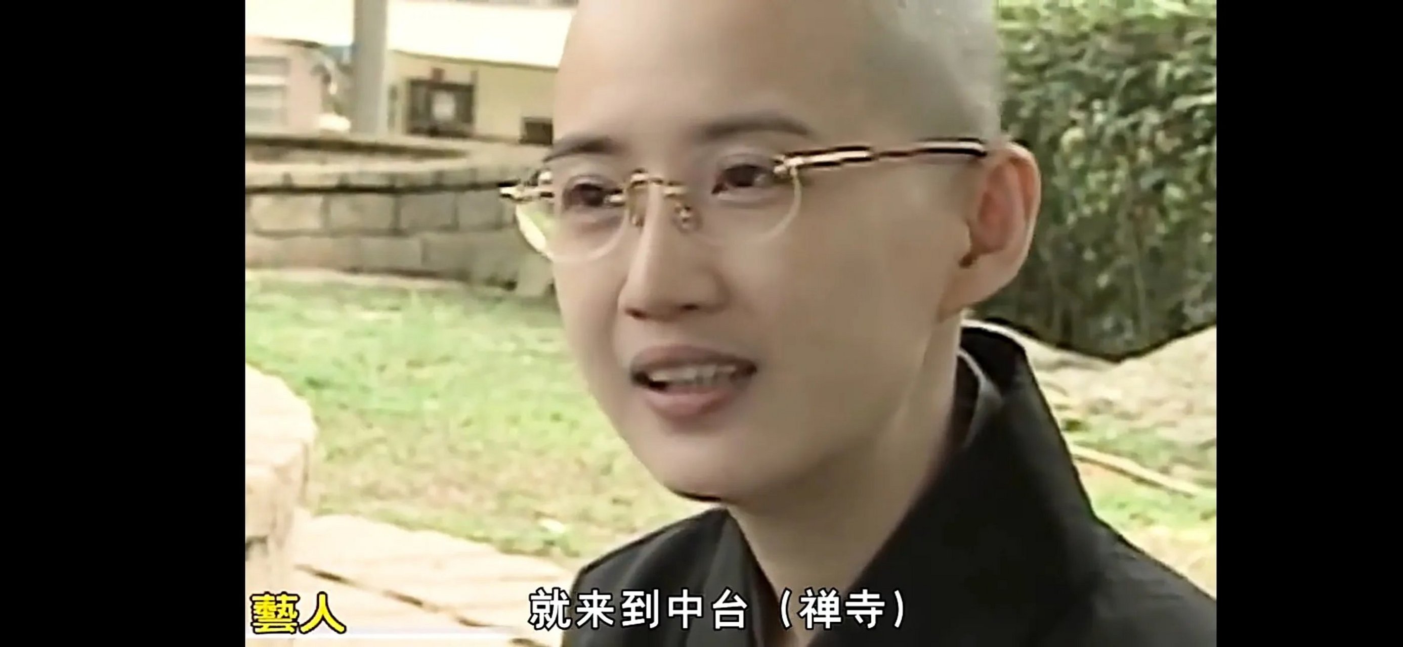听说这个女孩选择剃度出家,光头都掩盖不了的气质,真的是漂亮!