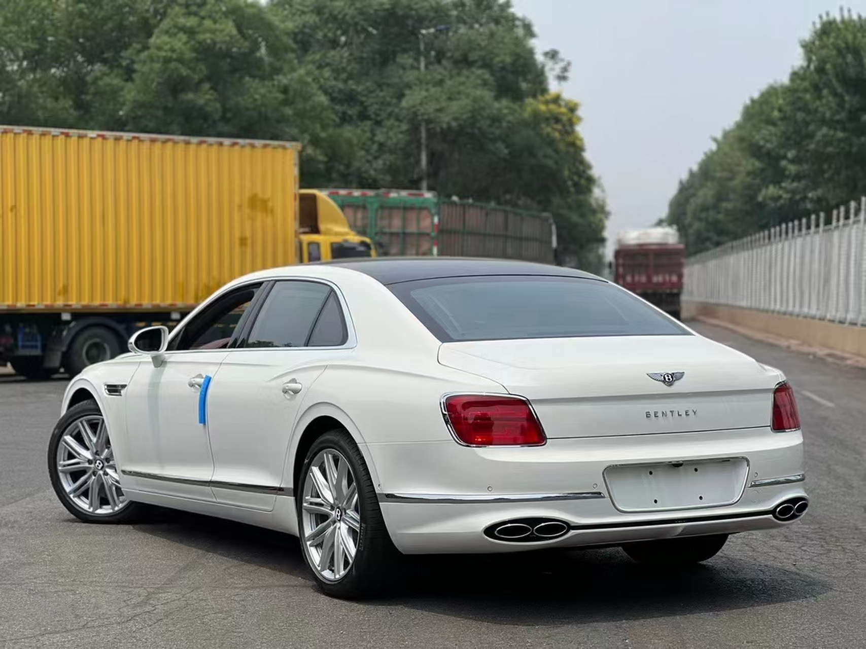 23款宾利飞驰 4.