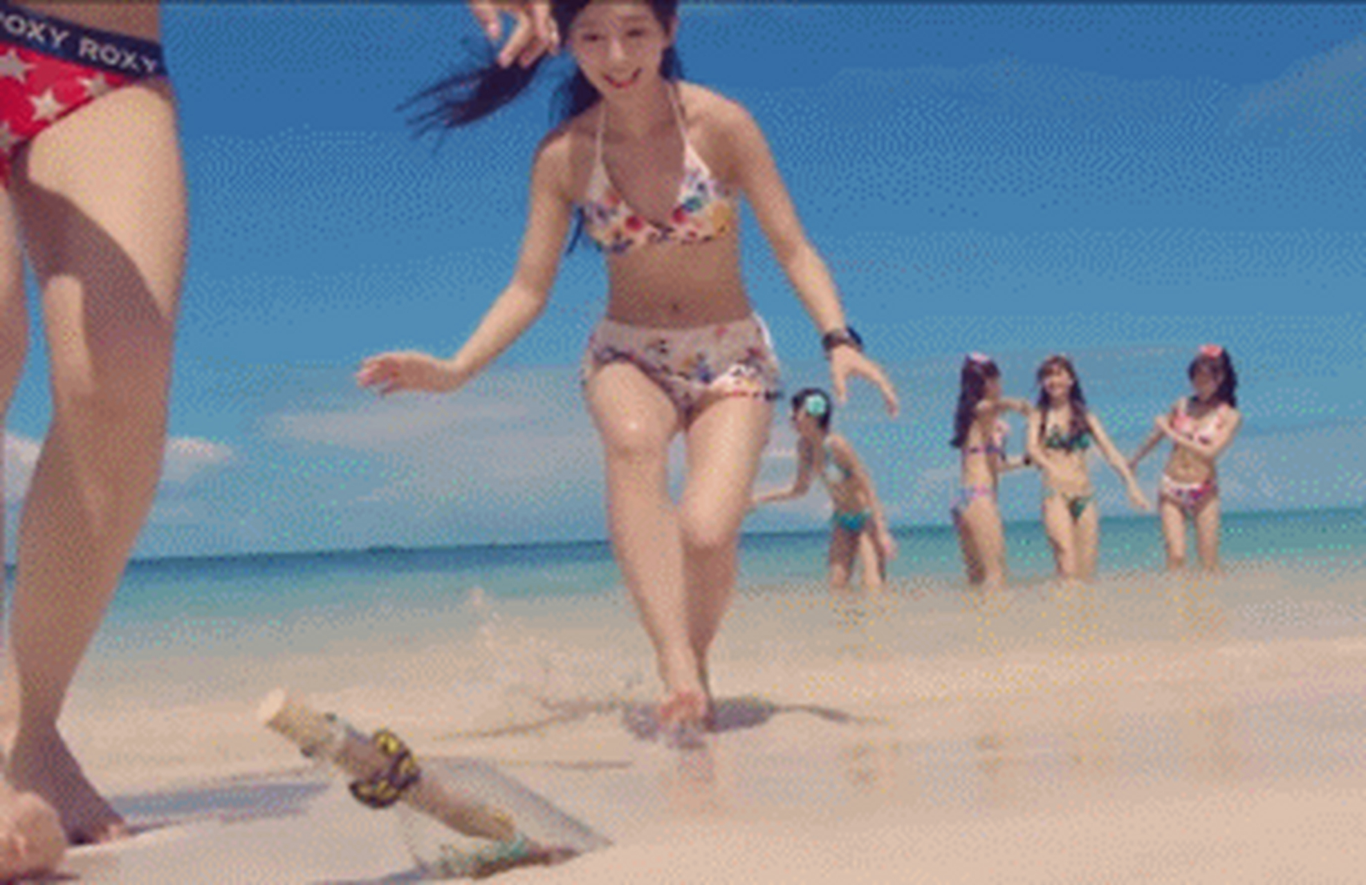 穿泳衣的鞠婧祎