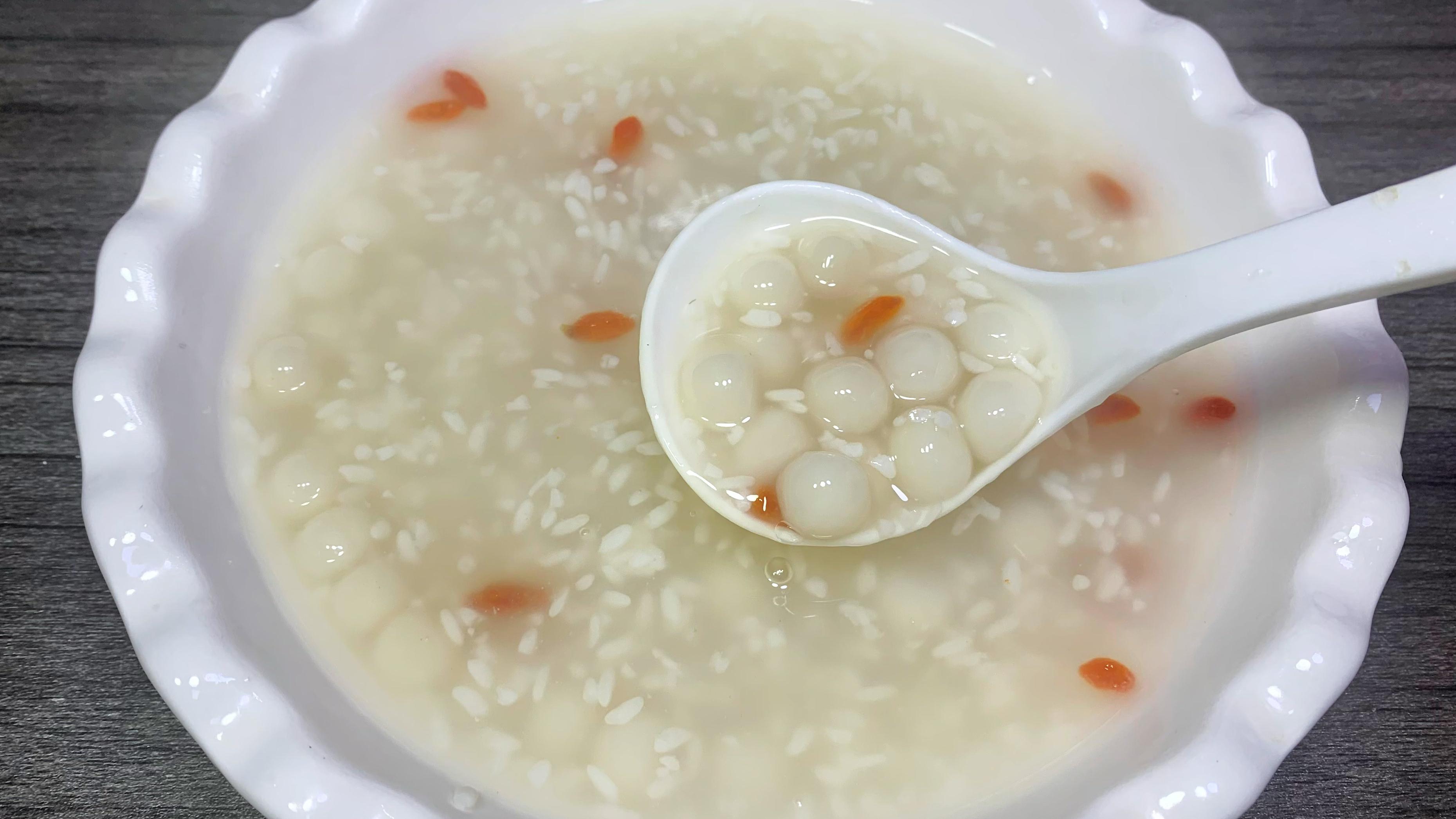 酒酿圆子最简单好吃的做法,口感丝滑,软糯香甜,大人孩子都爱喝