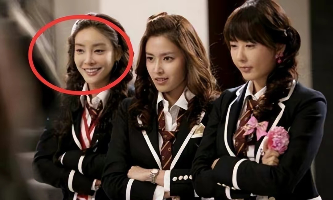 知名女星被迫陪睡31人,曾同时陪4人,被折磨到大小便失禁