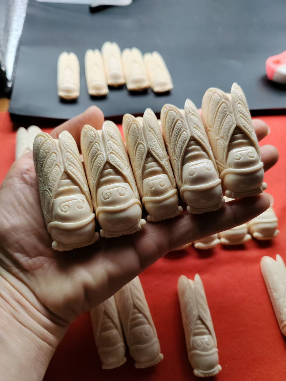 猛犸象牙雕精品知了(一鸣惊人)