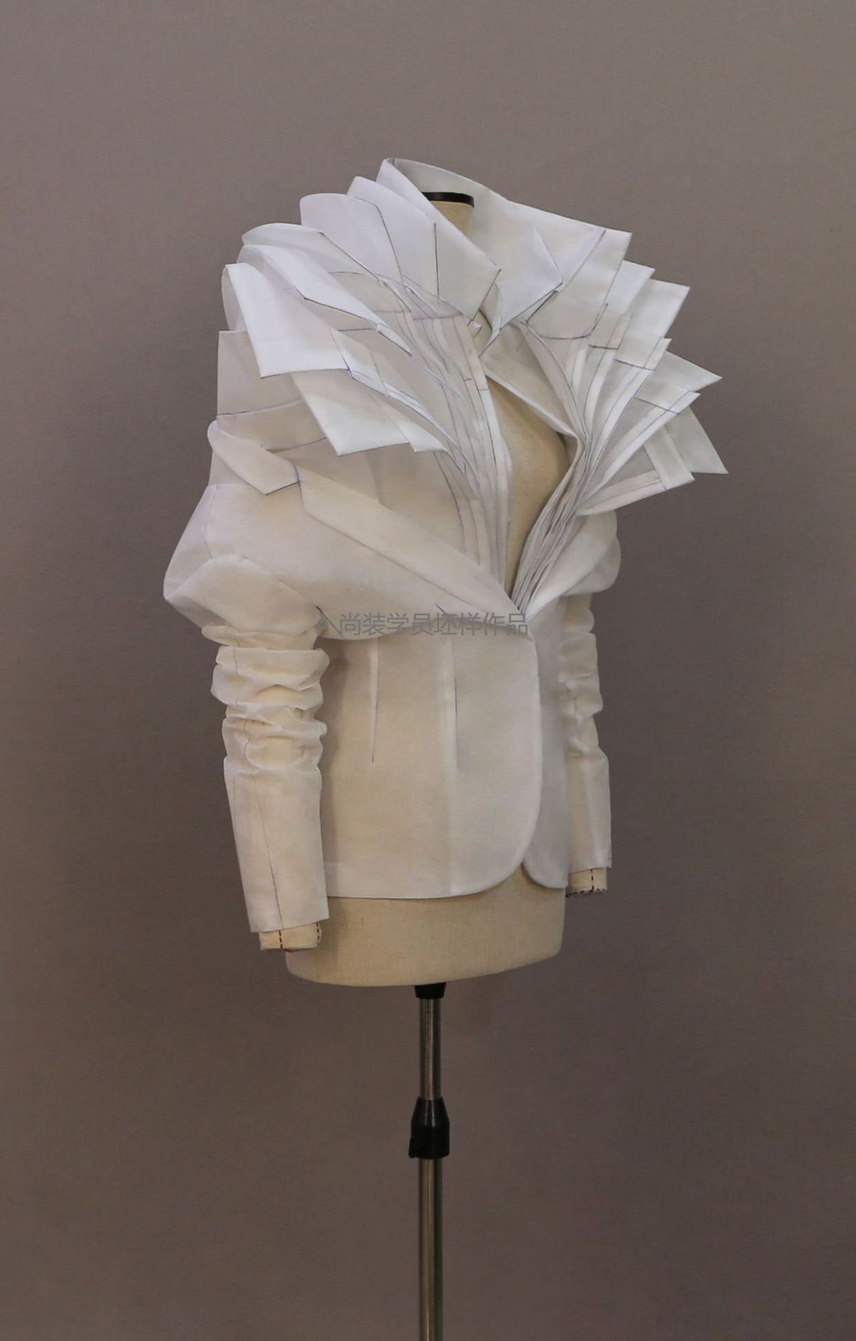 尚装学员服装设计服装立体裁剪作品|造型实验|领子创意立裁