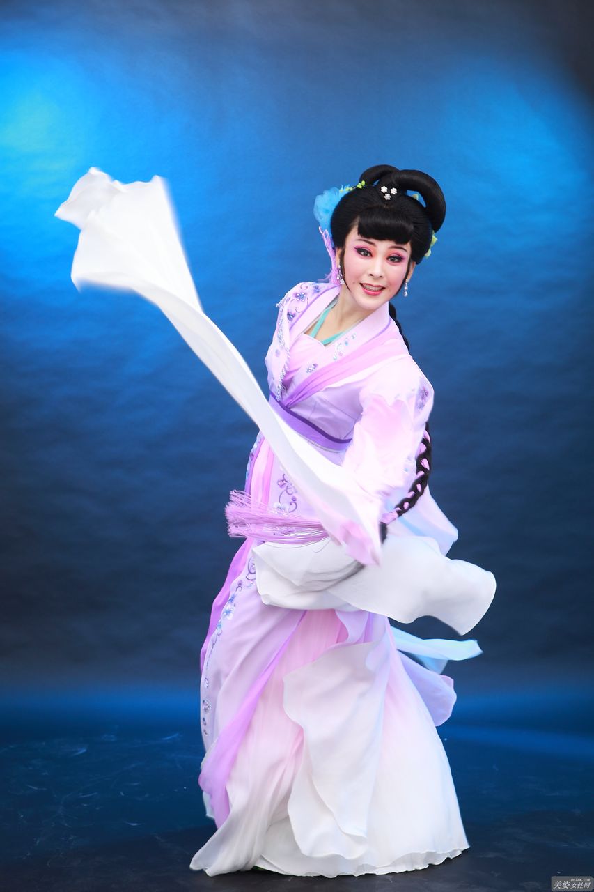董红