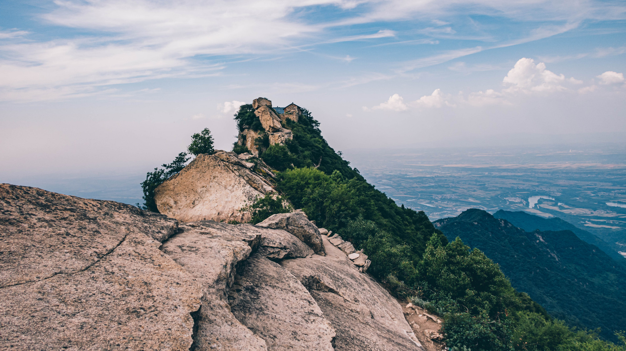 手脚并用,穿越西安"小华山"嘉午台,感叹神奇秦岭