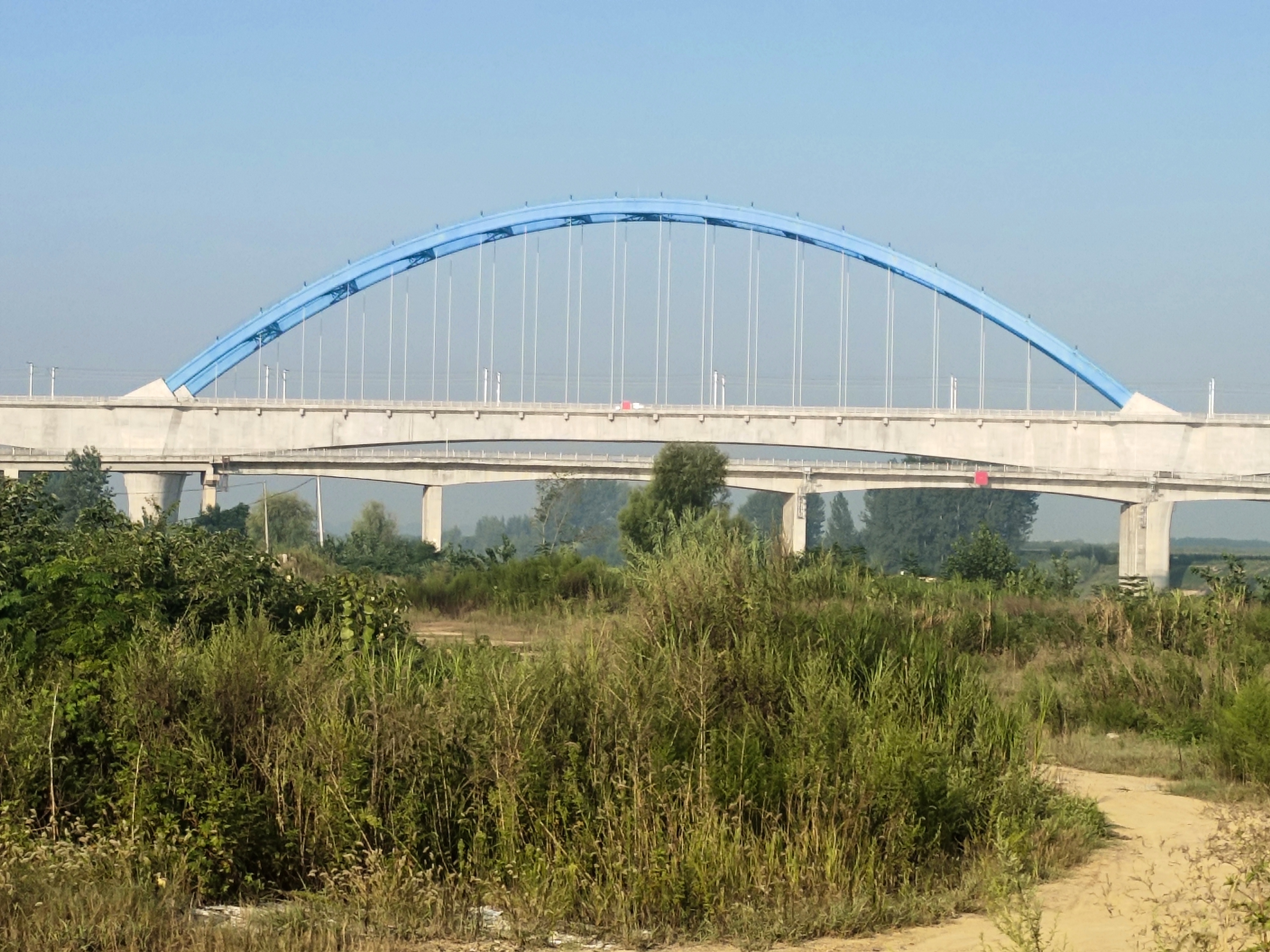 人生本过客,凡事看淡随缘,糊涂一点不较真,潇洒一点