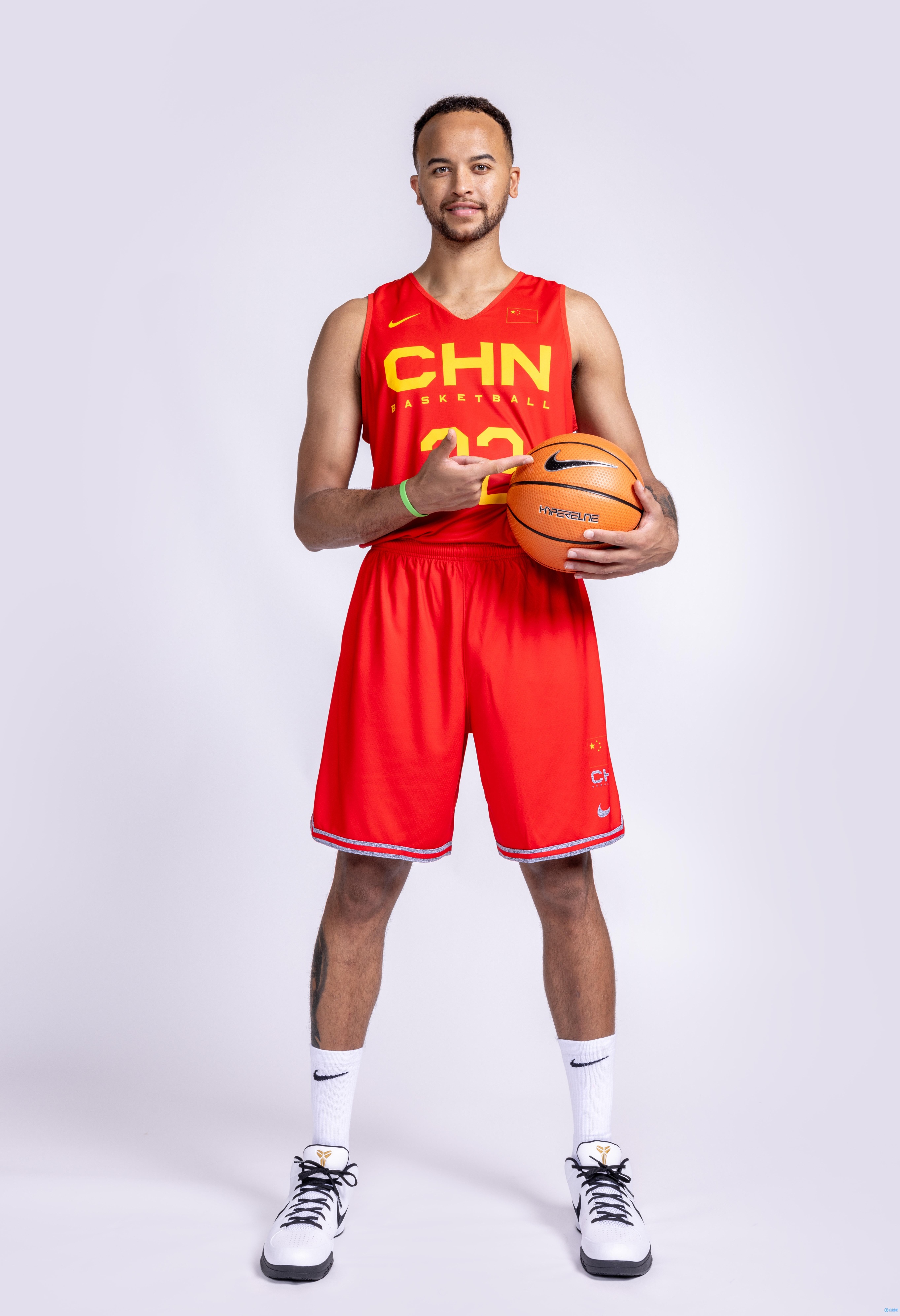 来了来了,李凯尔中国男篮首秀!