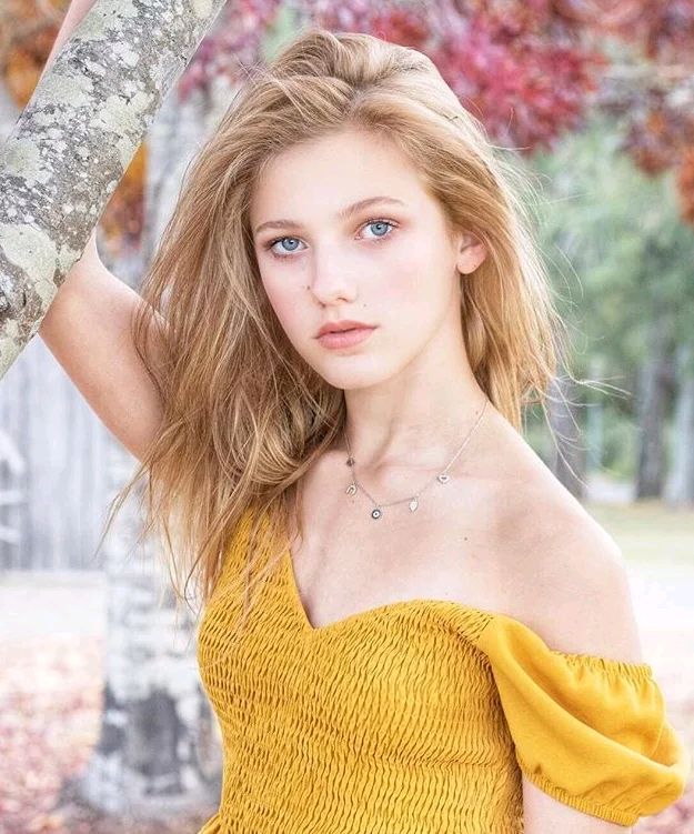 17岁澳洲蓝眸美少女杰米玛·罗宾逊,颜值逆天身姿卓越