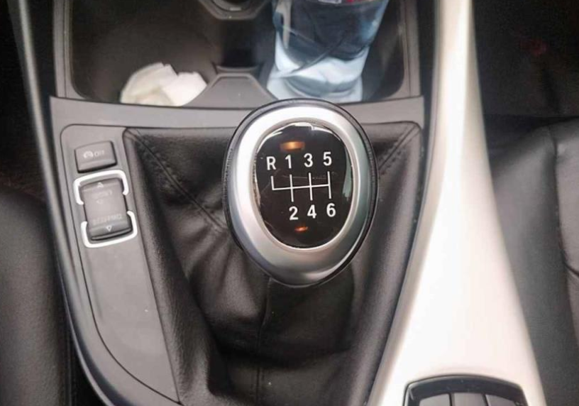 手动挡停车步骤