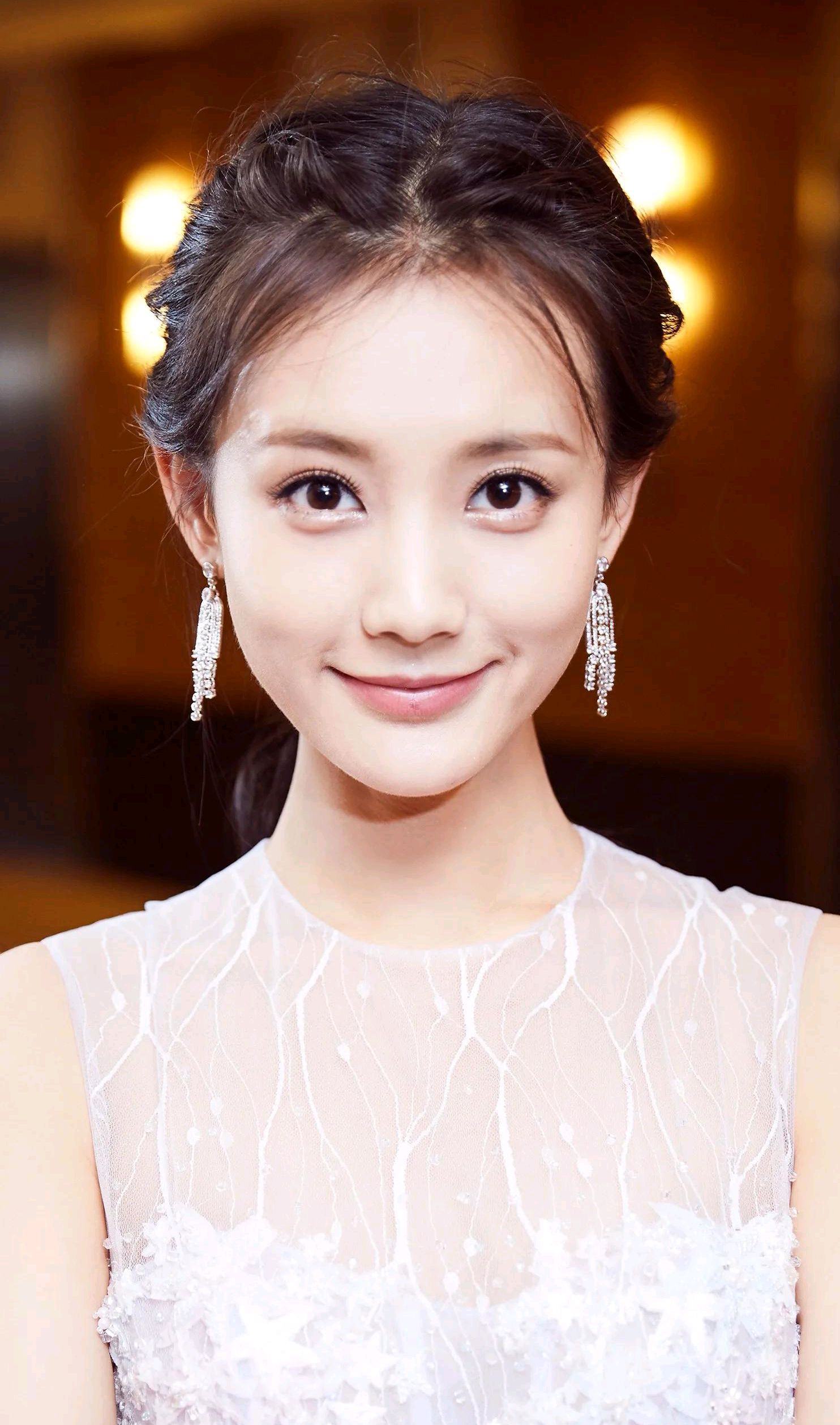 别样动人的李一桐