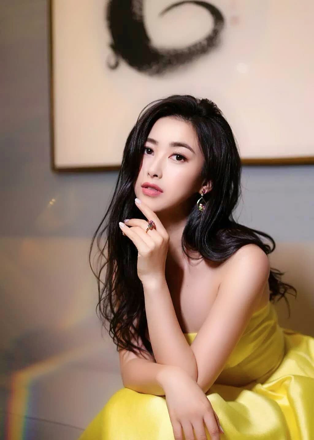 朱珠,时尚美丽,笑容迷人