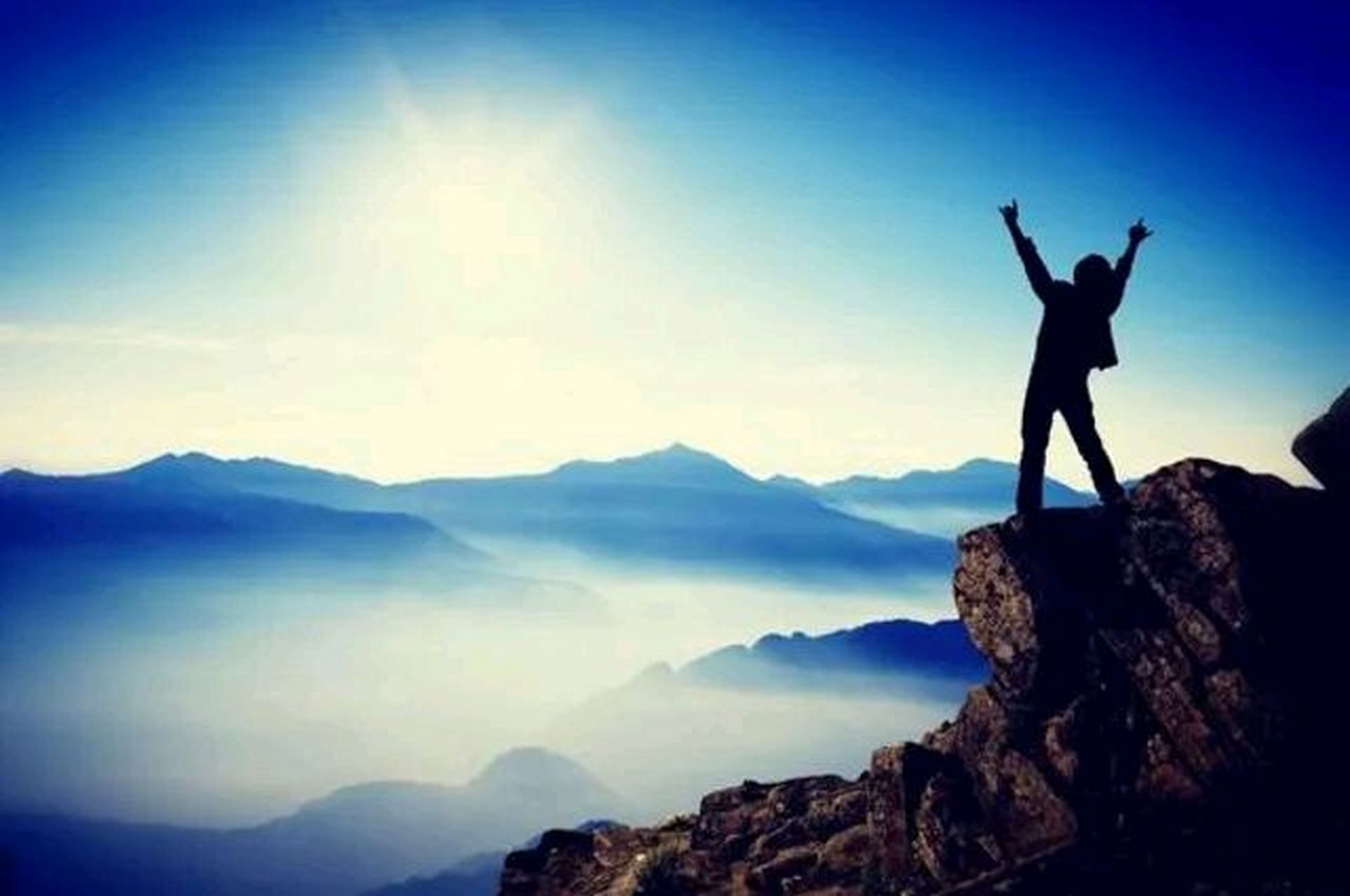 人生追求是指人们在人生旅途中所追求的目标,理想或价值观.