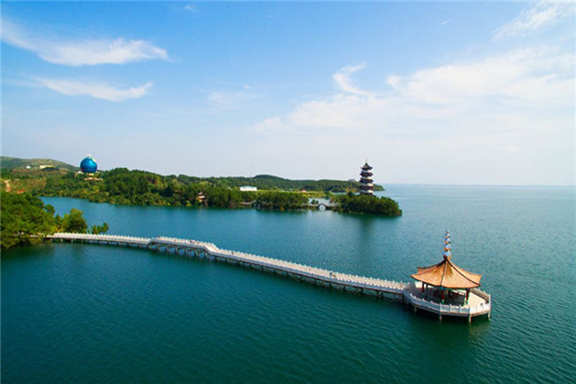 宝藏创作者计划# 丹江大观苑位于河南省南阳市淅川县,依托人工淡水