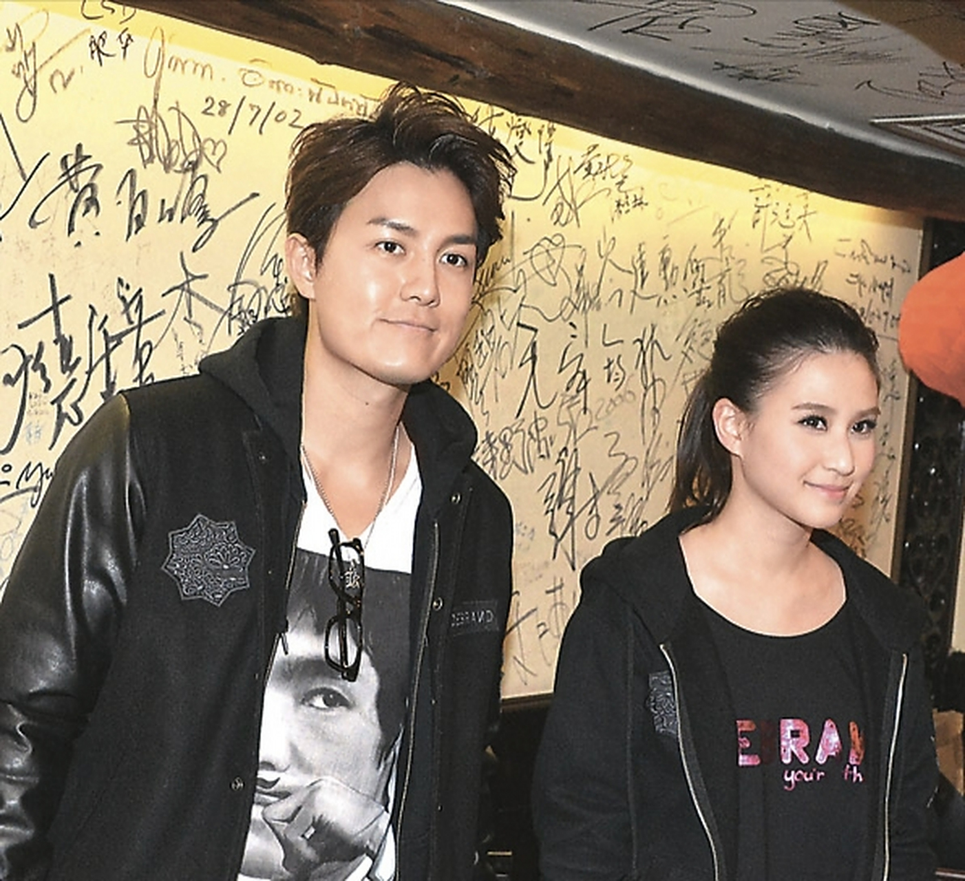 曾经的金童玉女,可惜了,吴克群是不婚主义,玩了何超莲几年了[偷笑]