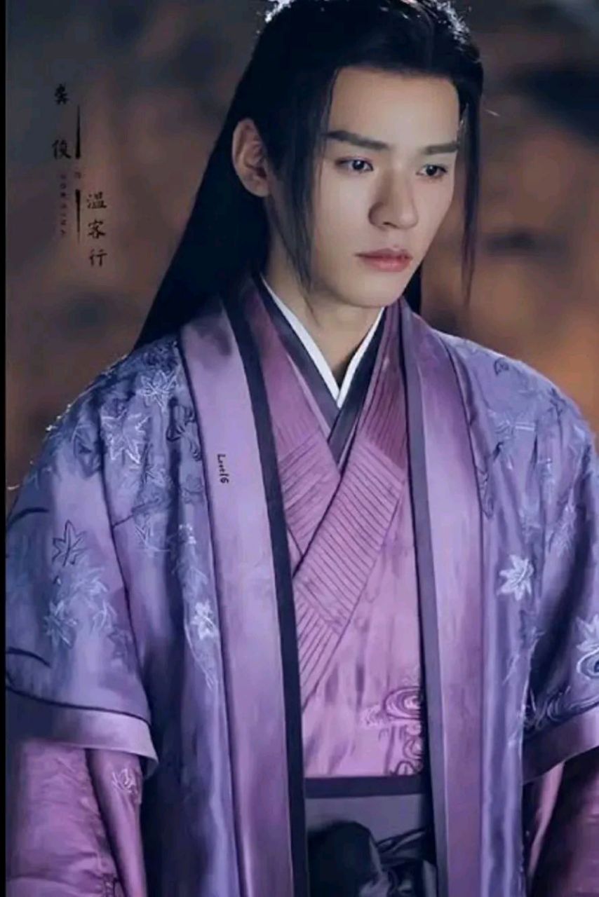 温客行上次穿着这么好看,让人印象深刻.