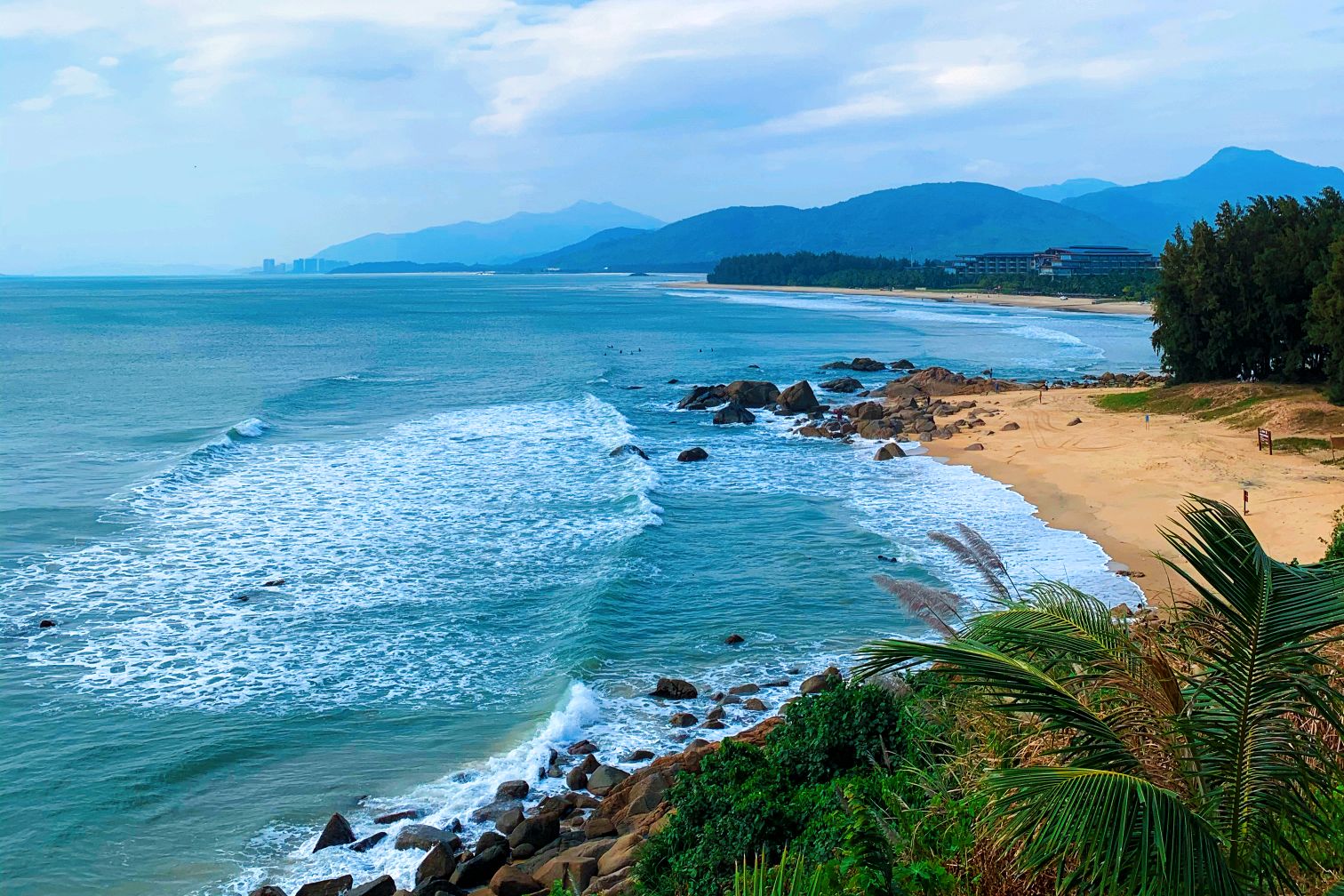海南万宁有处风景绝美的海湾,没有过度商业化,却少有人知道这里