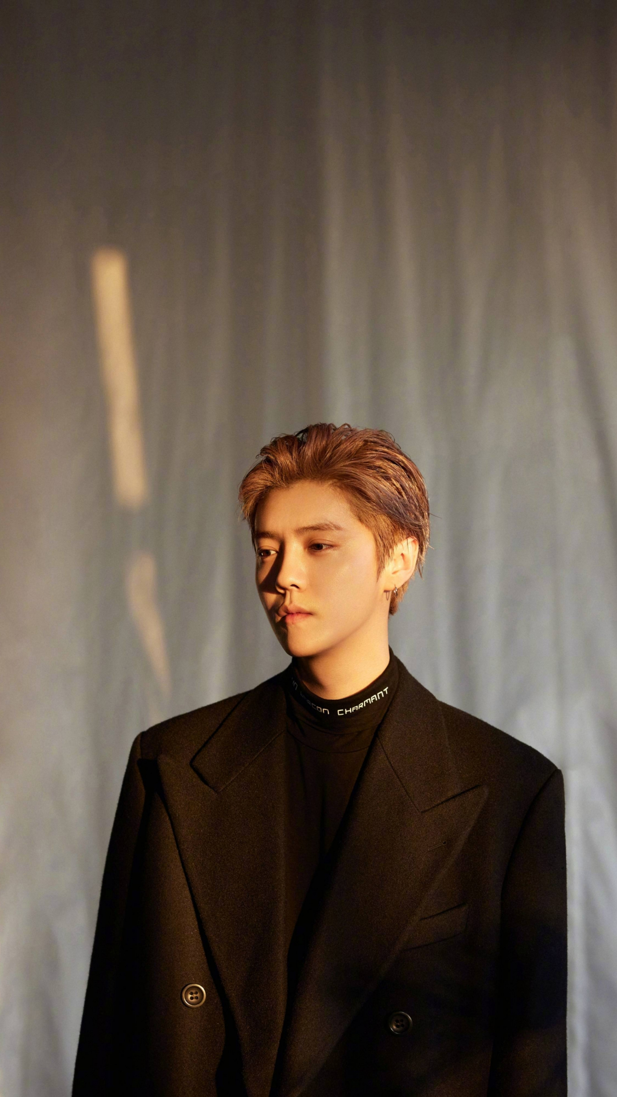 歌手鹿晗,多才多艺,帅气潇洒,来看帅照