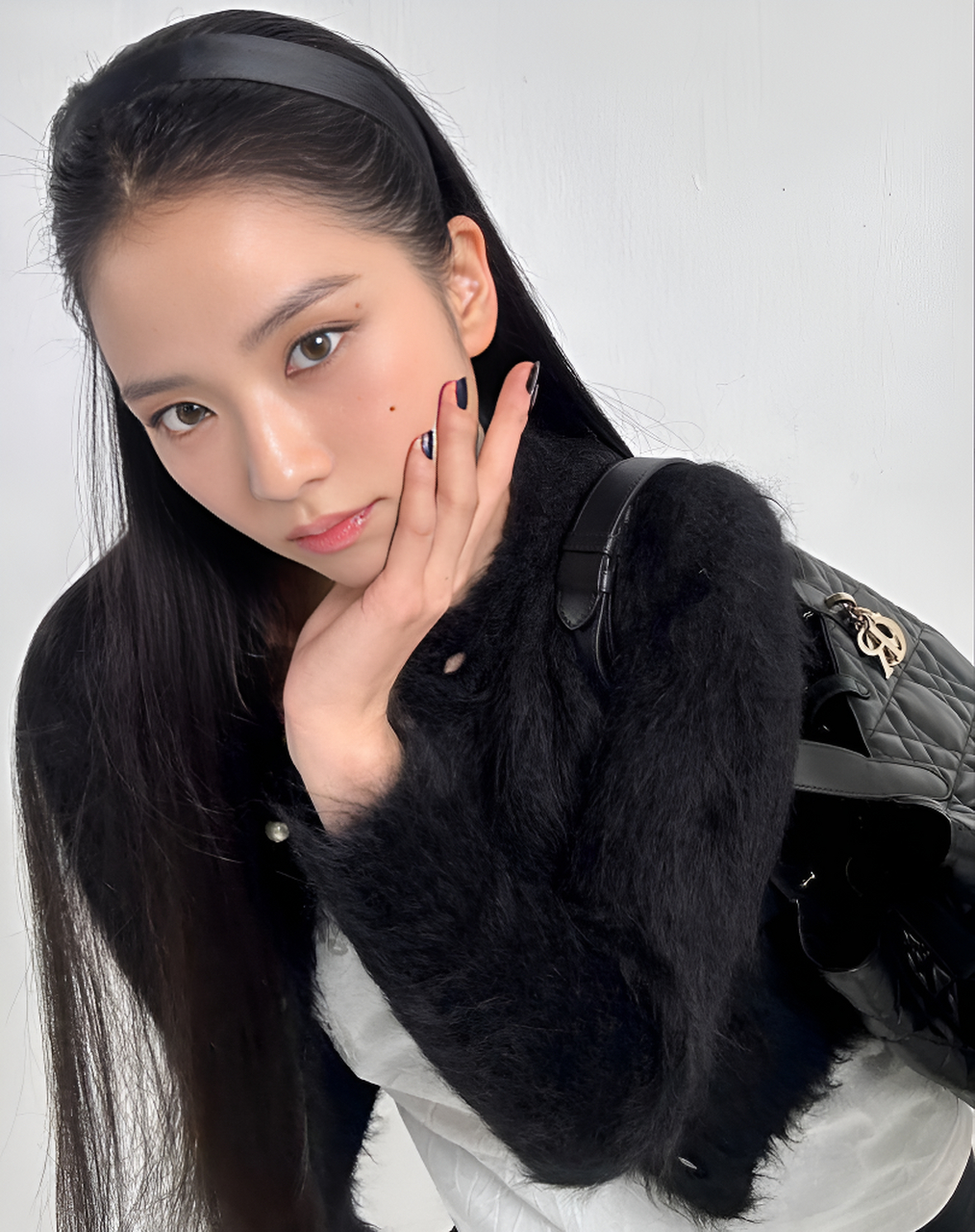 韩国blackpink女团的jisoo(金智秀)最新图片分享:端庄典雅,秀丽无双.