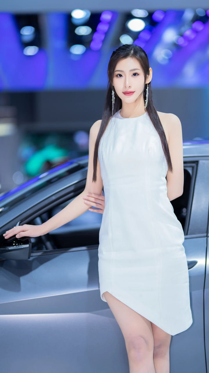 文文静静的车模小姐姐