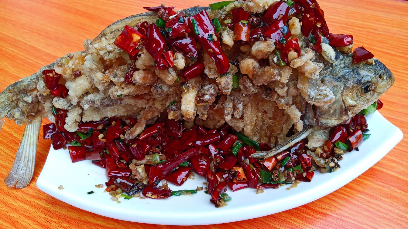 鳊鱼的新做法,酥脆爽口麻辣过瘾,连鱼刺都是酥的,直接咽下肚