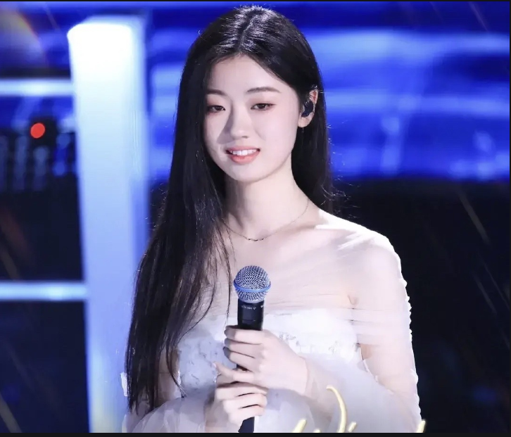 中国好声音:官方星show榜,单依纯登顶,人气背后更是一种肯定!