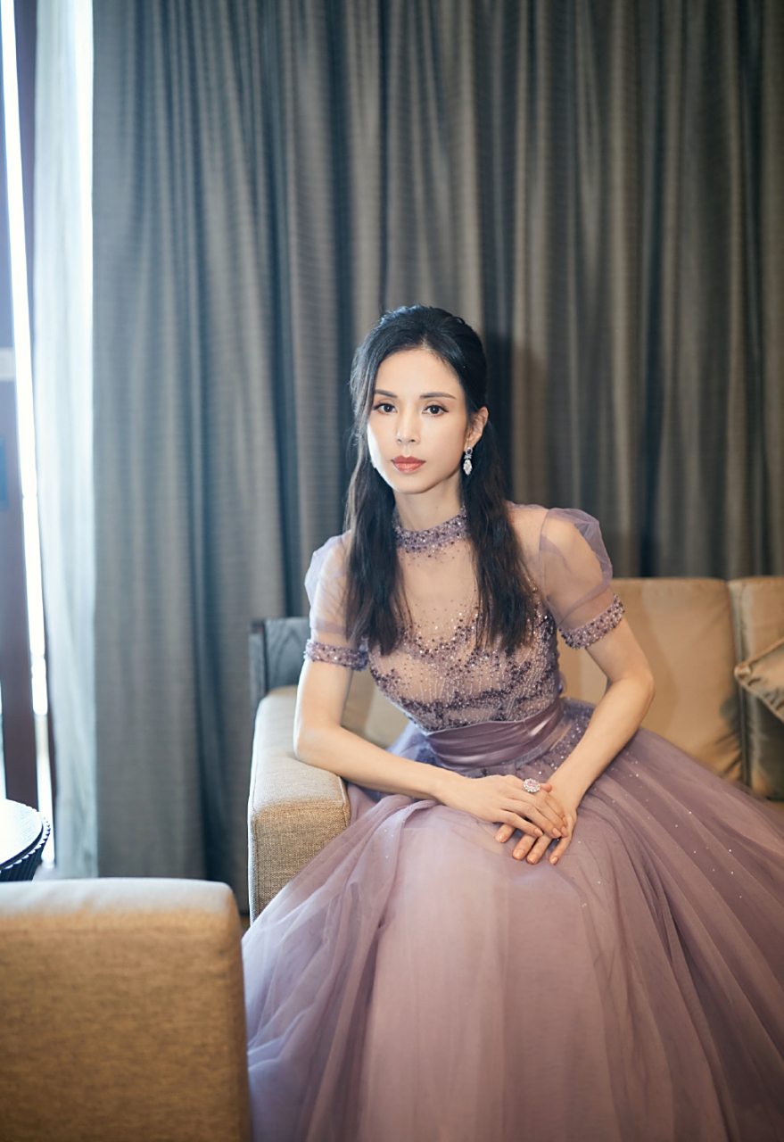 李若彤之杨八妹,《杨门女将之女儿当自强》中佘太君的小女儿,冰雪聪明