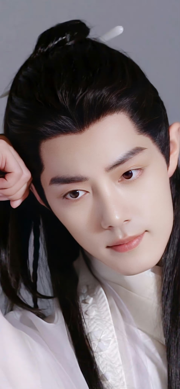 肖战的古装造型永远会惊艳到你.一袭白衣,孤高清冷,不愧是时影神官!