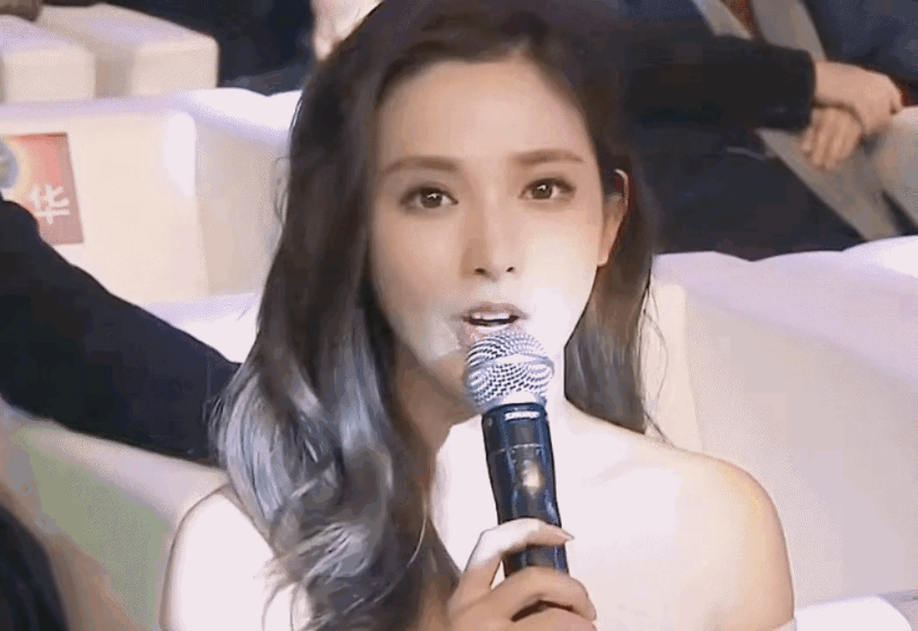 大家还记不记得曾经主持《爱奇艺早班机》的那小冉君?