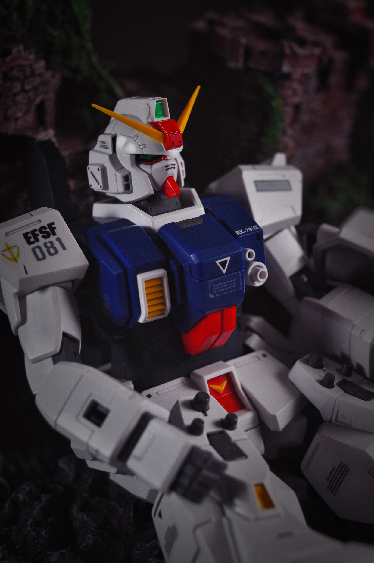 万代mg陆战高达模型