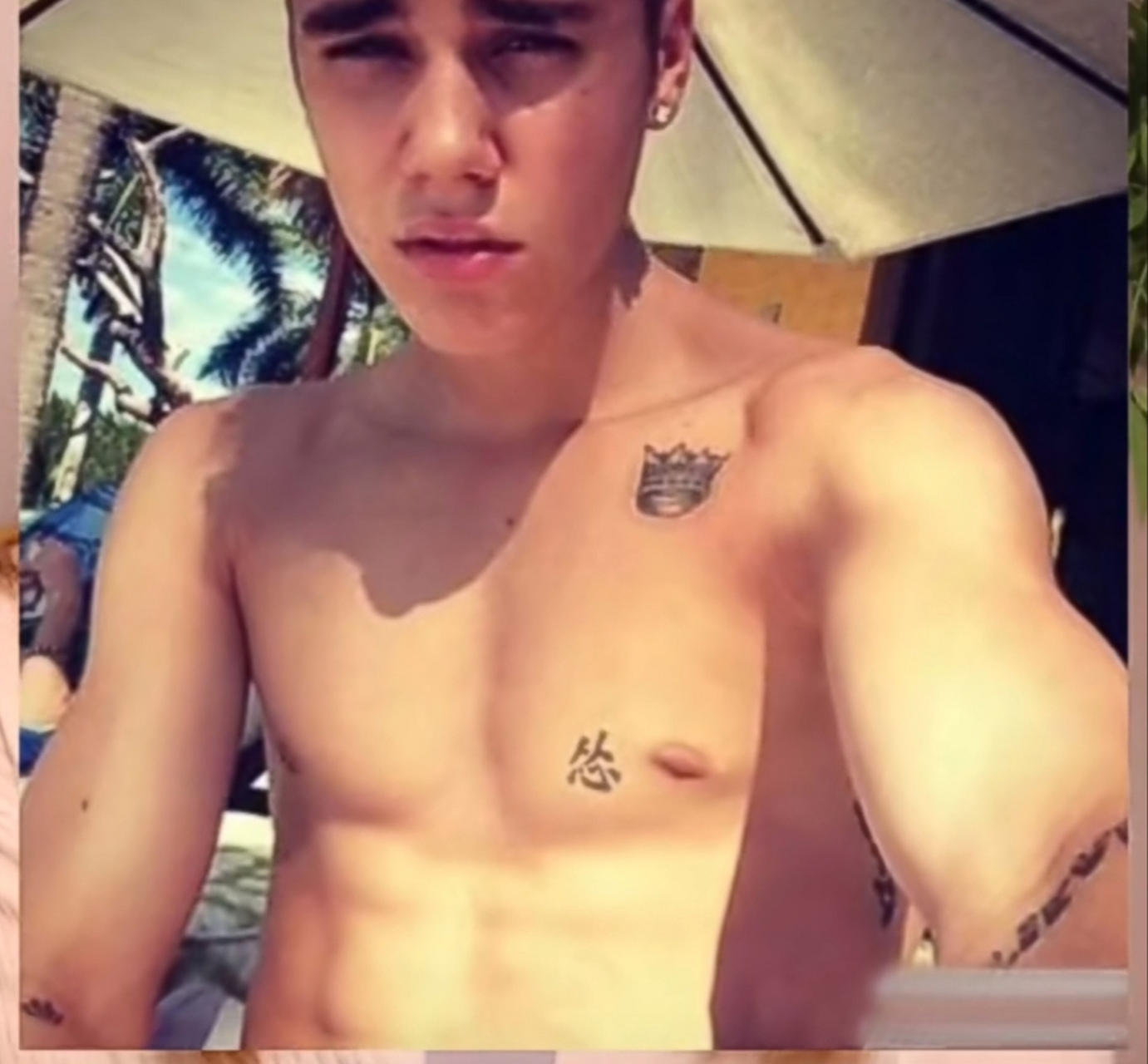 贾斯汀比伯在胸口纹了个怂字 我看老外如沙雕,老外看我亦如是 不过