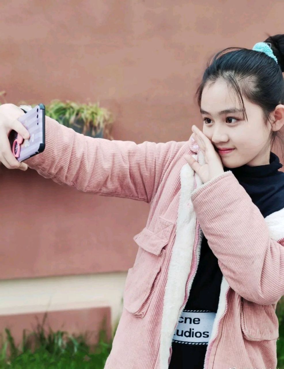 丽质天成的小美女王亭文