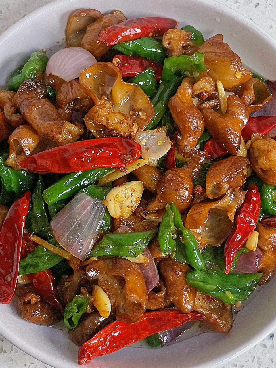 尤其是这道辣炒肥肠,嚼劲十足,越嚼越香,越吃越上头!