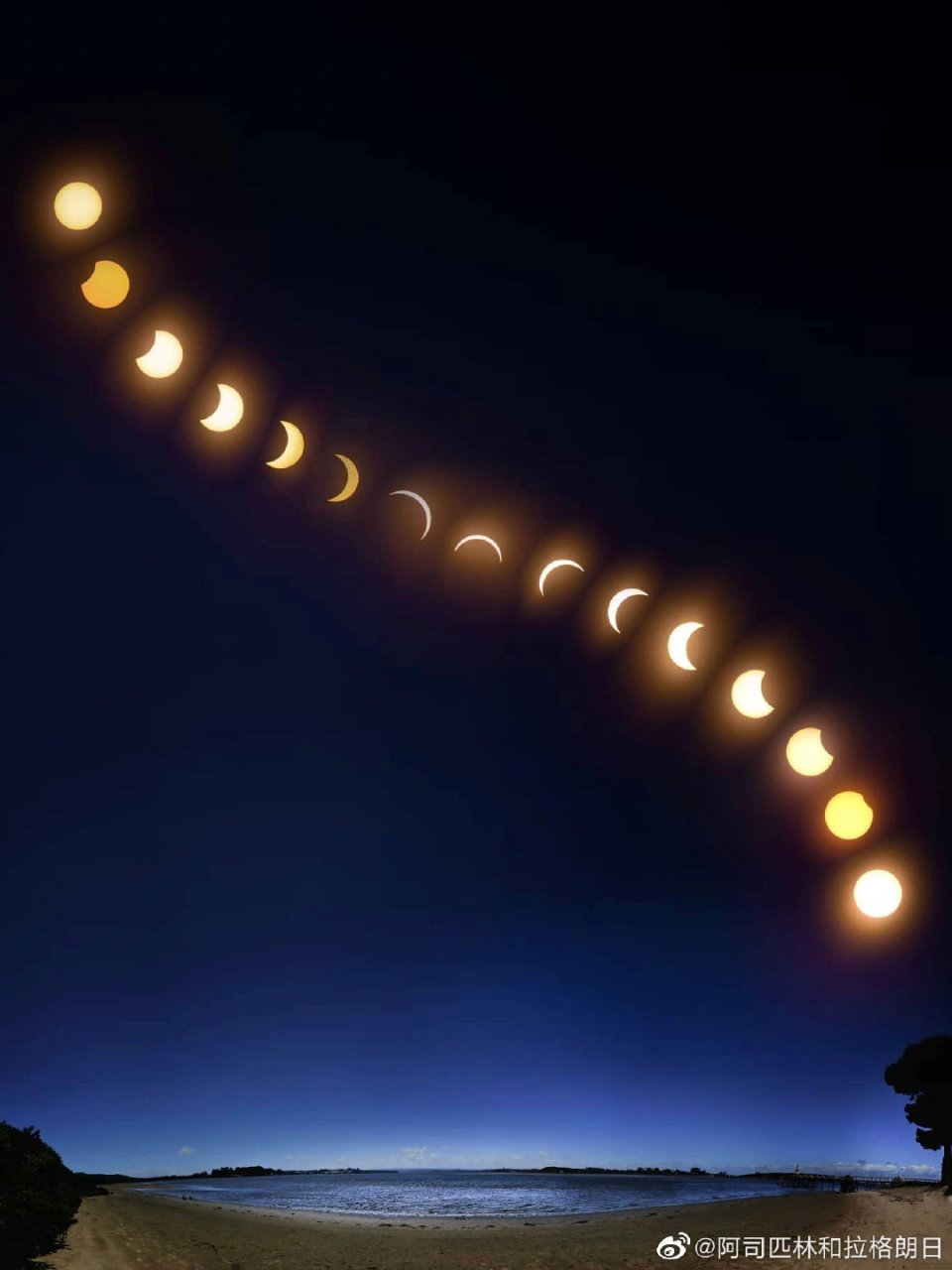 月亮在夜空留下 30 天的故事 999897969592919099