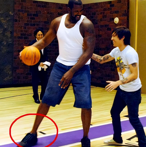 奥尼尔小腿纤细手掌大,这个天赋真的是百年一遇