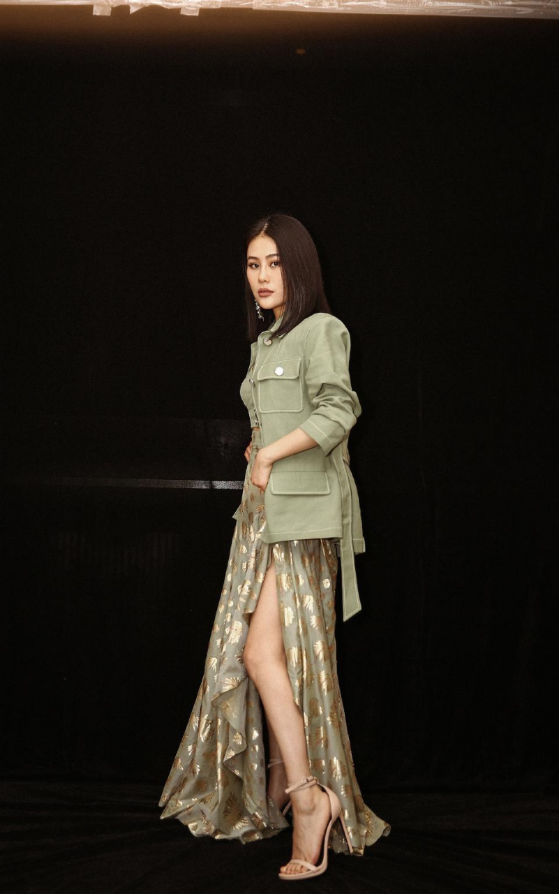 袁娅维2012年参加浙江卫视音乐选秀节目《中国好声音》,成为刘欢组