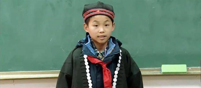 盘江龙:爸爸在监狱里,妈妈在外面打工,13岁的时候带着5个孩子