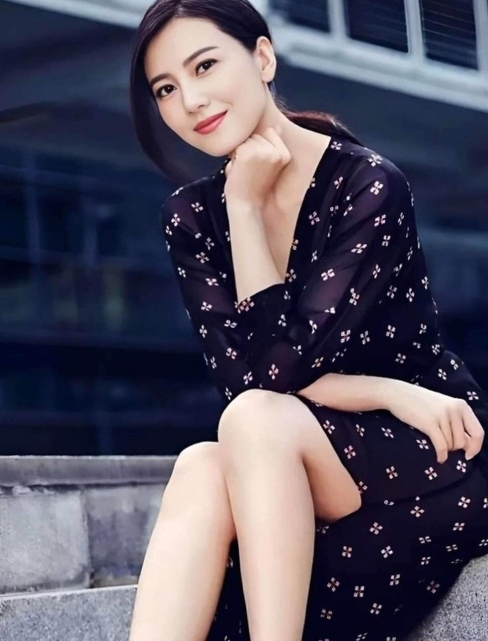 看高圆圆清新靓丽,自然随性,温柔甜美,端庄优雅,自信迷人!